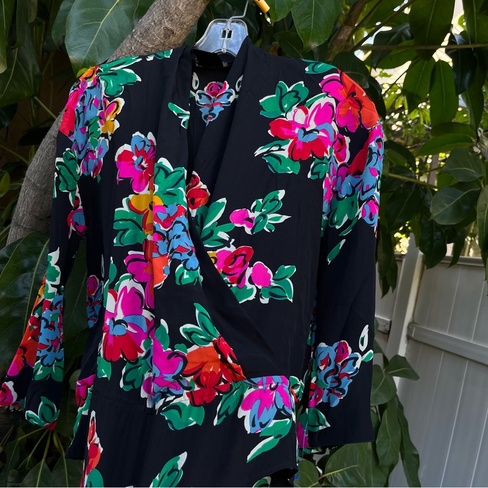Vintage 80’s ESCADA black bodysuit with colorful floral detailing&shoulder pads - Picture 2 of 10